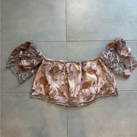 Tobi Floral Lace Off-Shoulder Rose Crop Top - Picture 6 of 6